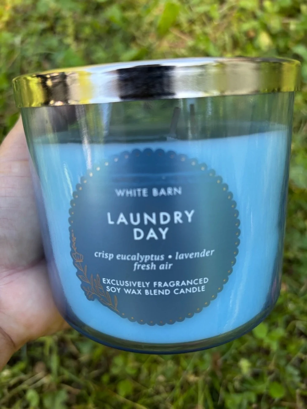 White Barn Laundry Day Candle - Blue with Gold Trim - Picture 5 of 11